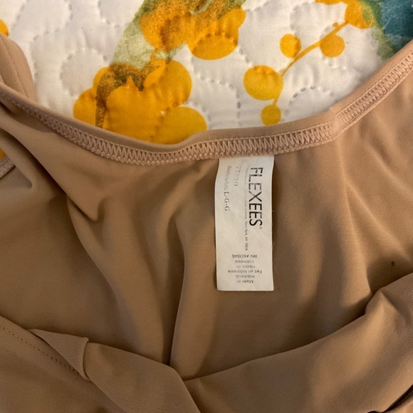 Flexees Maidenform shapewear tank top - Picture 3 of 7